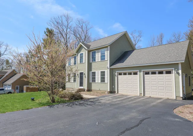 Photo 3 of Single family home for sale at 46 Jacqueline Dr, New Ipswich, NH 03071 | MLS# 5087191 | Listing updated on 2026-07-15