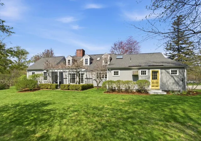 Photo 2 of Single family home for sale at 9 Tater St, Mont Vernon, NH 03057 | MLS# 5087212 | Listing updated on 2026-05-13