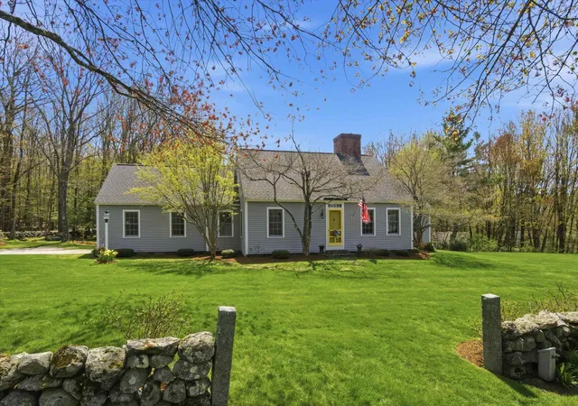 Photo 3 of Single family home for sale at 9 Tater St, Mont Vernon, NH 03057 | MLS# 5087212 | Listing updated on 2026-05-13