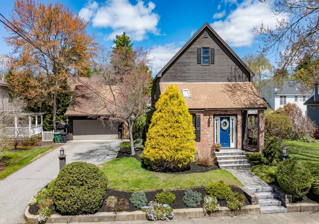 2nd image of 5 Ashland St, Nashua, NH 03064 | MLS# 5087276