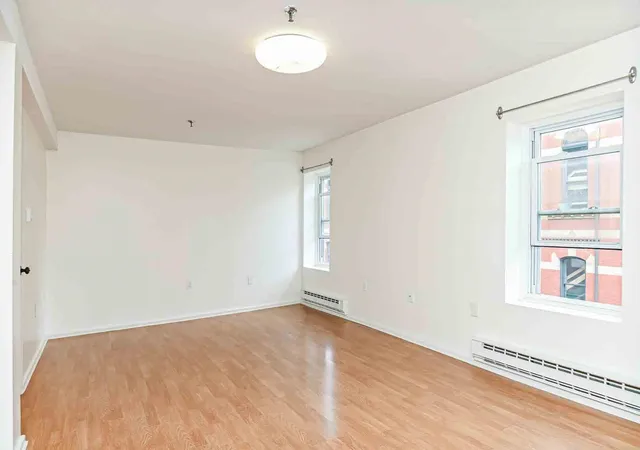 Homes for sale in Portsmouth, NH | 90 Fleet St #3-5, Portsmouth, NH 03801 | MLS# 5087334