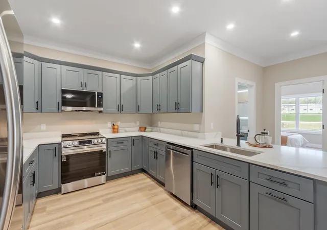 2nd image of 10100 S Willow St #211, Manchester, NH 03103 | MLS# 5087380