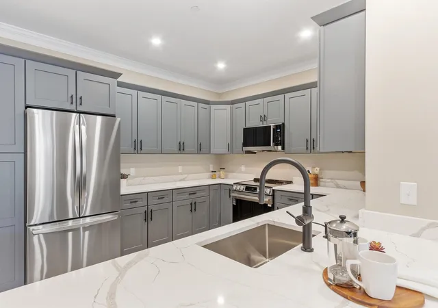 Photo 3 of Sale Pending at 10100 S Willow St #211, Manchester, NH 03103 | MLS# 5087380 | Listing updated on 2026-08-17