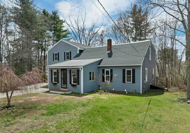 Homes for sale in Rochester, NH | 8 Beauview St, Rochester, NH 03867 | MLS# 5087392