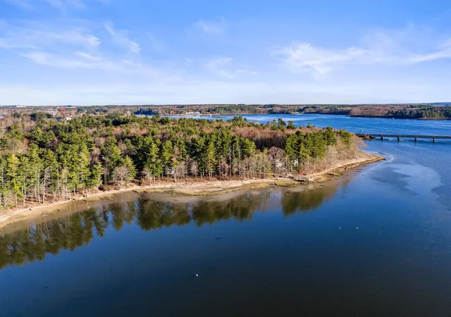 41st image of 24 Deborah Ln, Dover, NH 03820 | MLS# 5087398