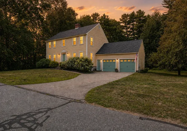 2nd image of 2 Blue Heron Dr, Dover, NH 03820 | MLS# 5087448