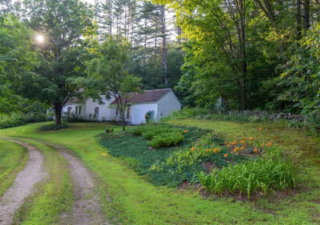 2nd image of 898 & 900 Bunker Hill Rd, Tamworth, NH 03883 | MLS# 5087502