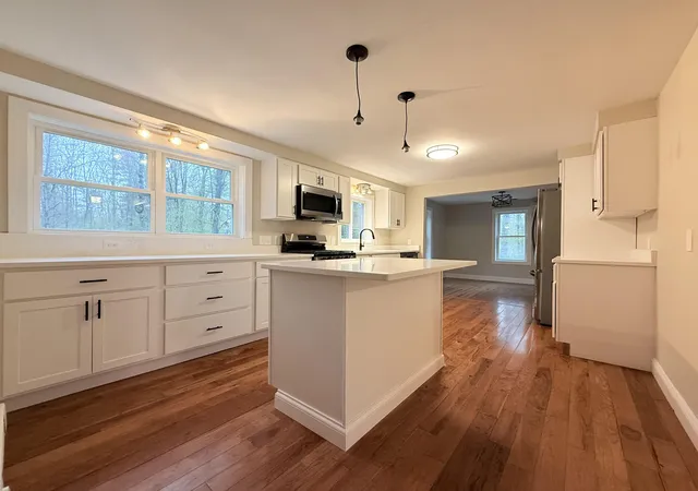 Homes for sale in Madbury, NH | 14 Moharimet Dr, Madbury, NH 03823 | MLS# 5087513