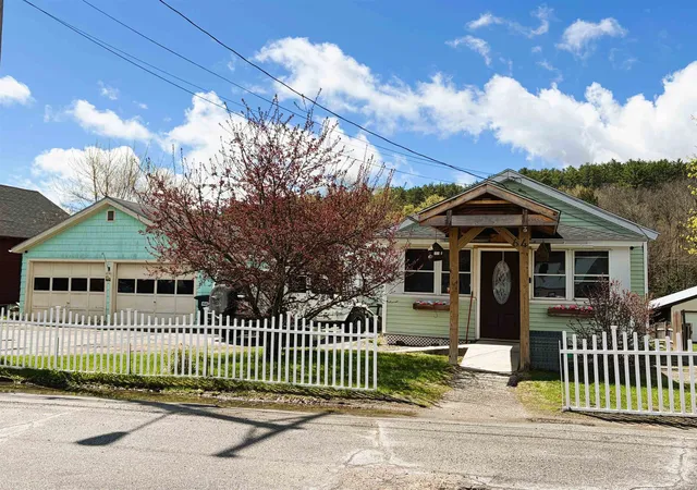 Homes for sale in Littleton, NH | 64 Washington St, Littleton, NH 03561 | MLS# 5087535