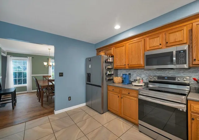 3rd image of 2 Cardinal Cir, Derry, NH 03038 | MLS# 5087567