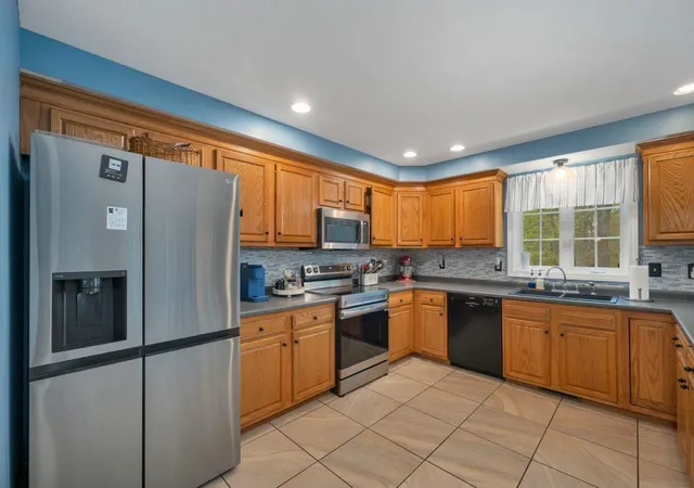 4th image of 2 Cardinal Cir, Derry, NH 03038 | MLS# 5087567