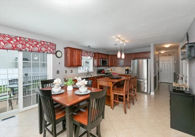 4th image of 2 Birch Hill Dr, Nashua, NH 03063 | MLS# 5087687