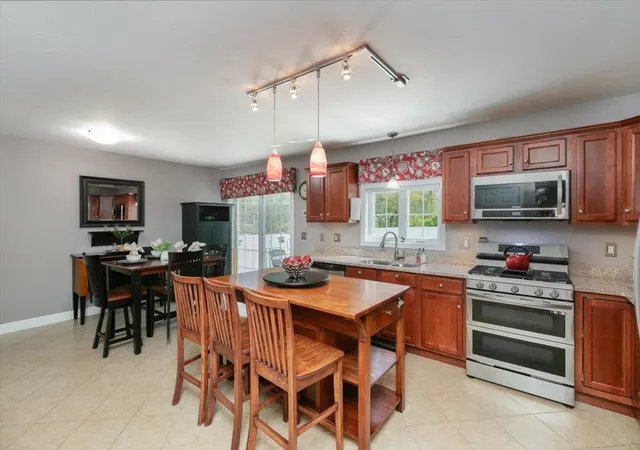 5th image of 2 Birch Hill Dr, Nashua, NH 03063 | MLS# 5087687