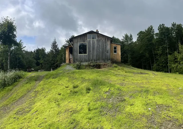 4th image of 922 Crawford Trail Rd, Westfield, VT 05874 | MLS# 5087729