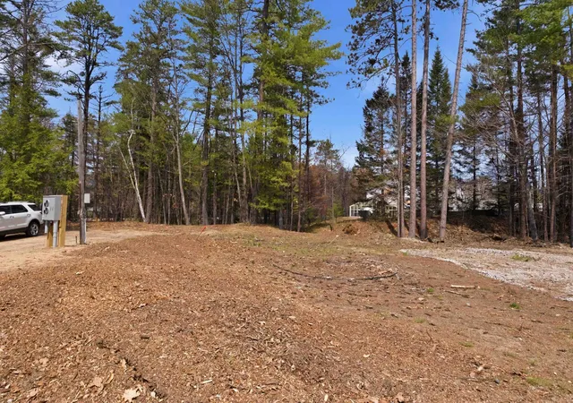 Photo 4 of Manufactured home for sale at 60 O'keefe Cir, North Conway, NH 03860 | MLS# 5087803 | Listing updated on 2026-10-13