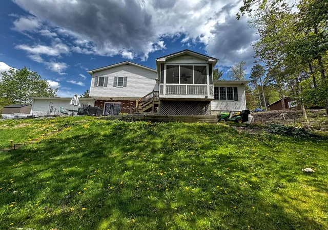 Homes for sale in Bennington, VT | 131 Pine Cir, Bennington, VT 05201 | MLS# 5087824