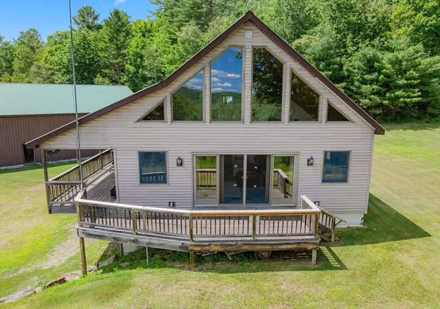 2nd image of 832 West Hill Rd, Saint Johnsbury, VT 05819 | MLS# 5087974