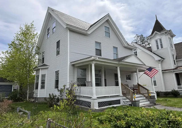 1st image of 729 Pine St, Manchester, NH 03104 | MLS# 5087978