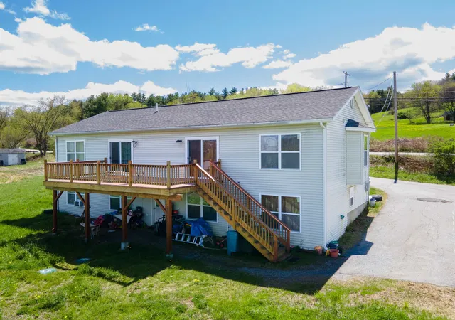 Homes for sale in Claremont, NH | 264 Chestnut St, Claremont, NH 03743 | MLS# 5088001