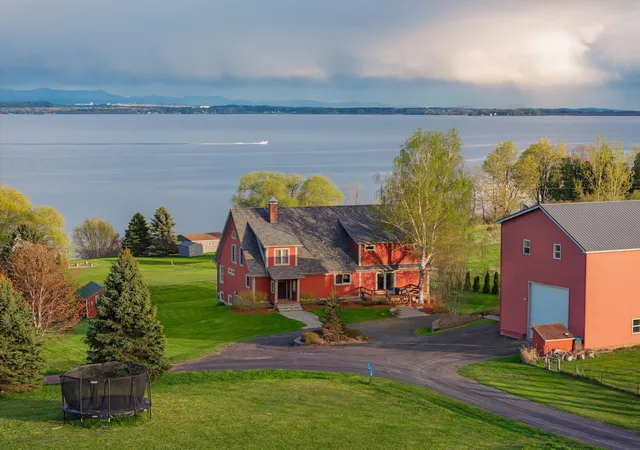 3rd image of 14 Turtle Bay Ln, South Hero, VT 05486 | MLS# 5088034