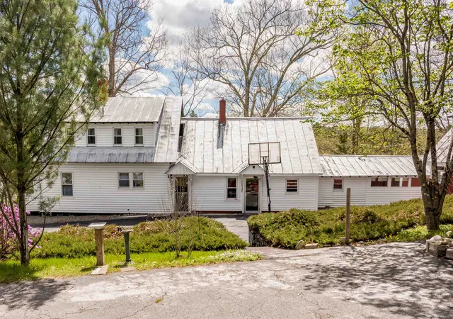 Photo 3 of Single family home for sale at 265 Bank Street Ext, Lebanon, NH 03766 | MLS# 5088147 | Listing updated on 2026-09-14