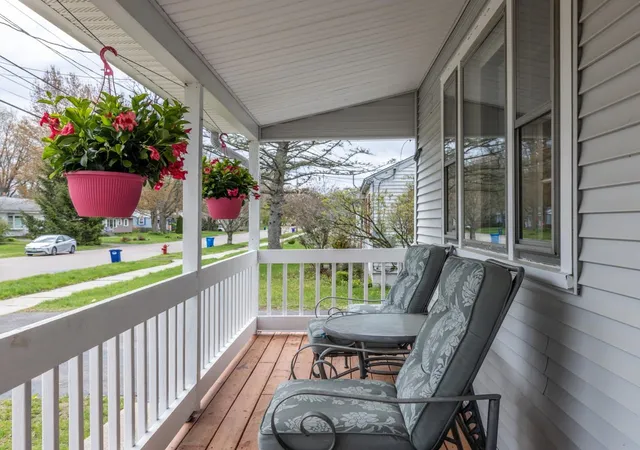 2nd image of 2083 North Ave, Burlington, VT 05408 | MLS# 5088173