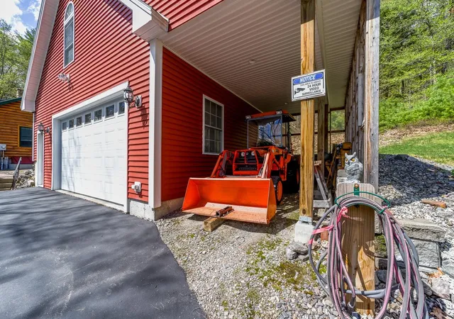 Homes for sale in Bristol, NH | 1461 Summer St, Bristol, NH 03222 | MLS# 5088224