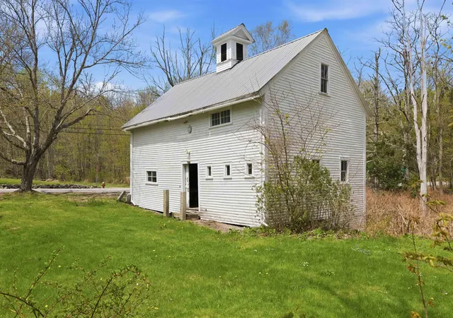 Photo 2 of Single family home for sale at 659 North Sandwich Rd, Center Sandwich, NH 03227 | MLS# 5088252 | Listing updated on 2026-07-07