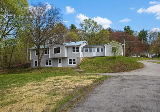 Homes for sale in Pembroke, NH | 520 Pembroke St, Pembroke, NH 03275 | MLS# 5088293