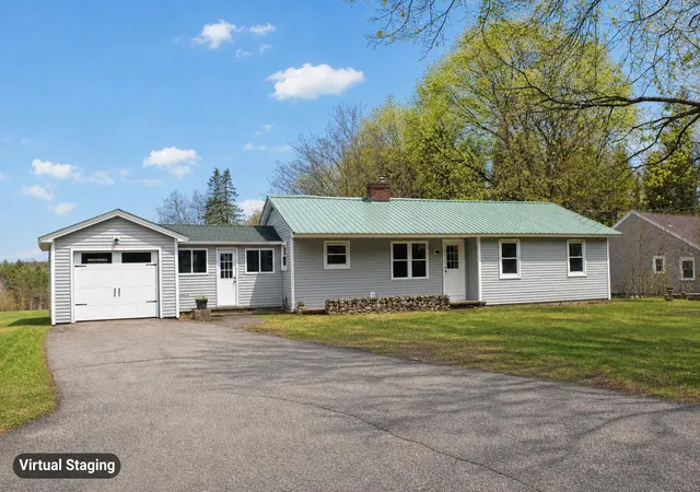 Homes for sale in Pembroke, NH | 520 Pembroke St, Pembroke, NH 03275 | MLS# 5088293