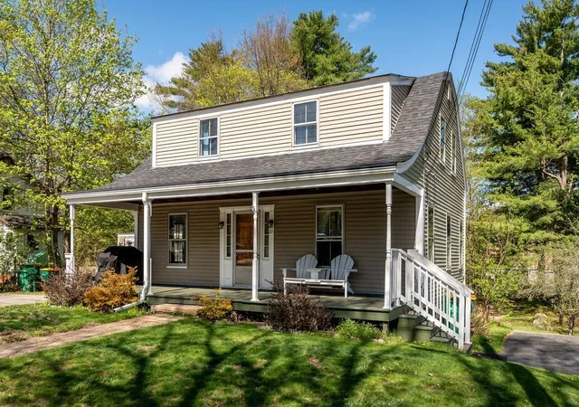 Photo 1 of Single family home for sale at 21 Dodge St, Rochester, NH 03867 | MLS# 5088513 | Listing updated on 2026-06-08