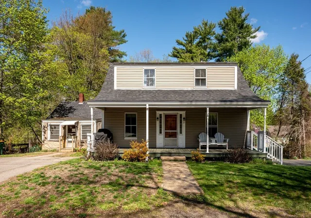 Photo 2 of Single family home for sale at 21 Dodge St, Rochester, NH 03867 | MLS# 5088513 | Listing updated on 2026-06-08