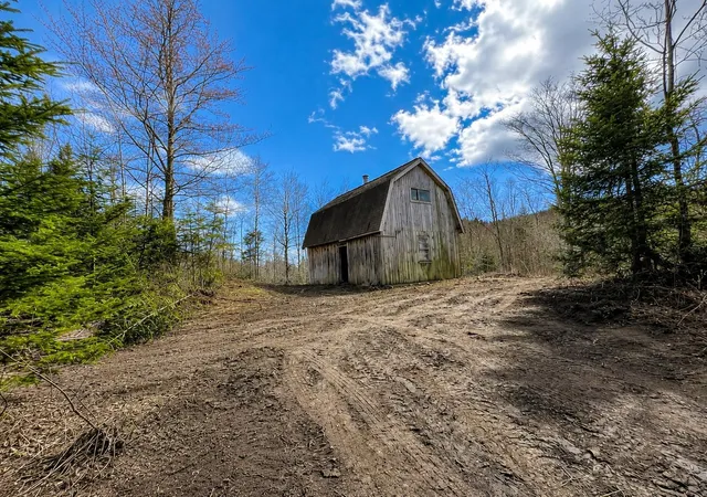 1st image of 2900 Old Duck Pond Rd, Sheffield, VT 05866 | MLS# 5088534