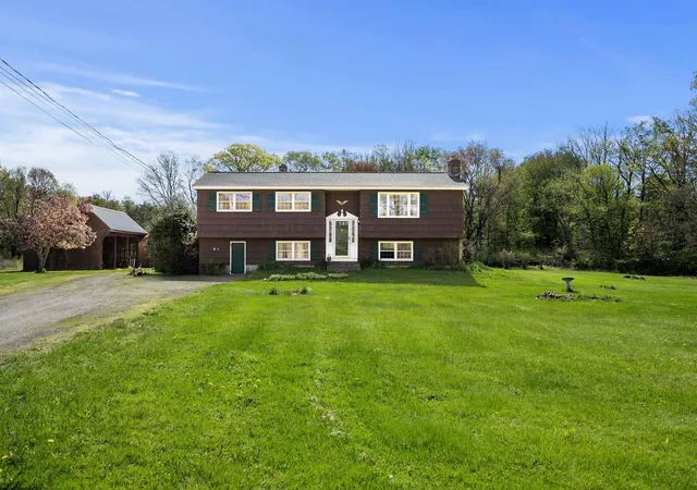 3rd image of 58 Willow Rd Rd, East Kingston, NH 03827 | MLS# 5088626