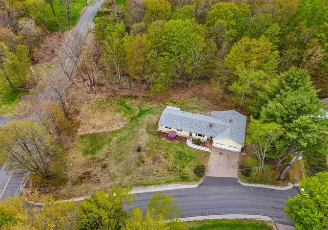 3rd image of 6 Colonial Dr, Gilford, NH 03249 | MLS# 5088689