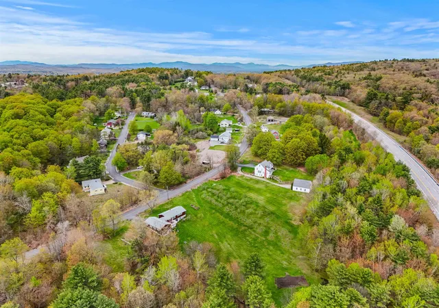 4th image of 6 Colonial Dr, Gilford, NH 03249 | MLS# 5088689