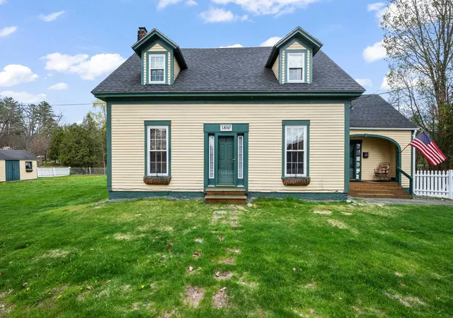 Photo 2 of Single family home for sale at 7 Pleasant St, Lancaster, NH 03584 | MLS# 5088717 | Listing updated on 2026-06-24
