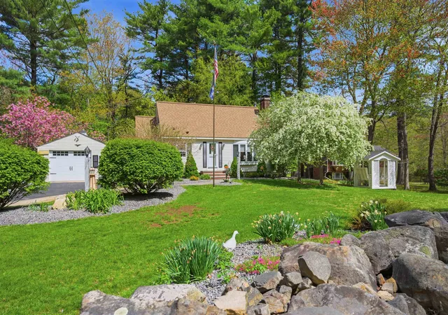 Photo 3 of Single family home for sale at 84 Woodridge Rd, East Hampstead, NH 03826 | MLS# 5088746 | Listing updated on 2026-06-04