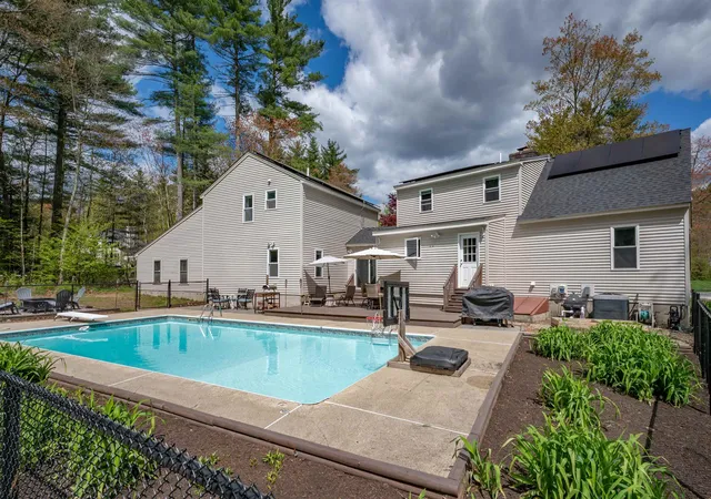 Photo 2 of Sale Pending at 16 Sarah Dr, Merrimack, NH 03054 | MLS# 5088780 | Listing updated on 2026-07-24