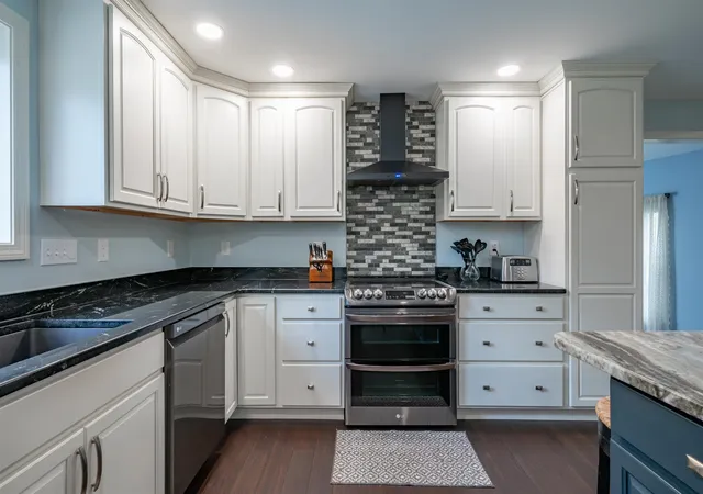 Photo 3 of Sale Pending at 16 Sarah Dr, Merrimack, NH 03054 | MLS# 5088780 | Listing updated on 2026-07-24