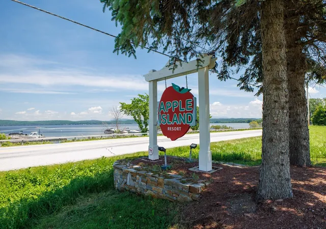 60th image of 2 Gull Ln, South Hero, VT 05486 | MLS# 5088935