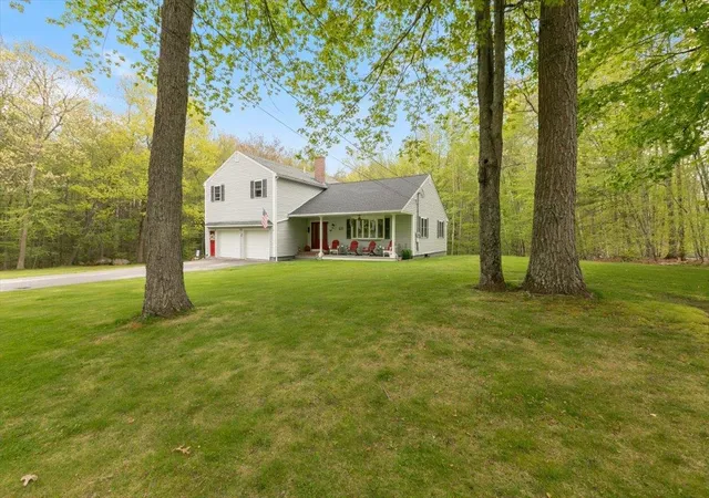2nd image of 10 Balsam Wy, Plaistow, NH 03865 | MLS# 5088936