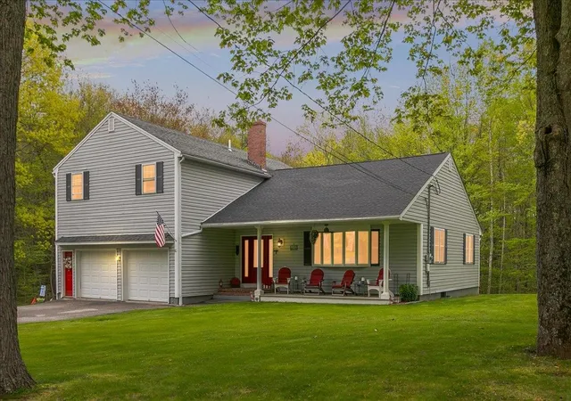 3rd image of 10 Balsam Wy, Plaistow, NH 03865 | MLS# 5088936