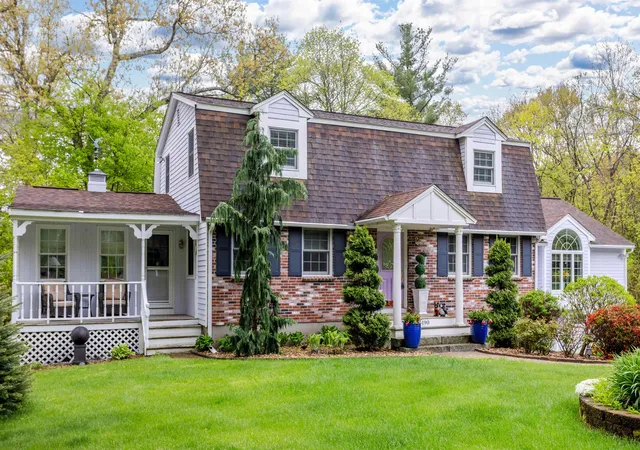2nd image of 190 Wyndridge Cir, Pelham, NH 03076 | MLS# 5088957