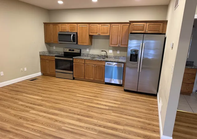 Homes for sale in Nashua, NH | 21 East Pearl St #2, Nashua, NH 03060 | MLS# 5088961