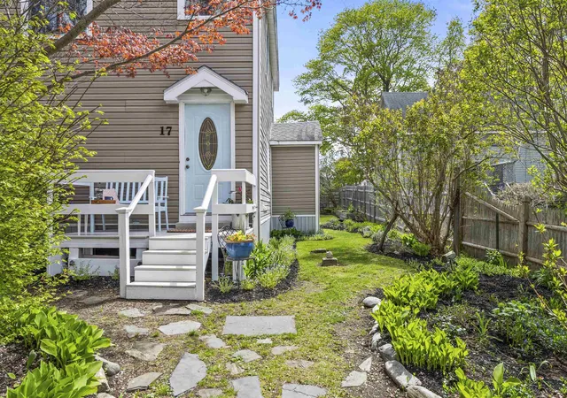 Photo 3 of Single family home for sale at 17 Elizabeth St, Peaks Island, ME 04108 | MLS# 5088979 | Listing updated on 2026-09-02