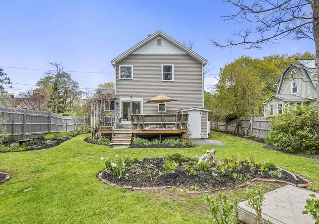 Photo 4 of Single family home for sale at 17 Elizabeth St, Peaks Island, ME 04108 | MLS# 5088979 | Listing updated on 2026-10-06