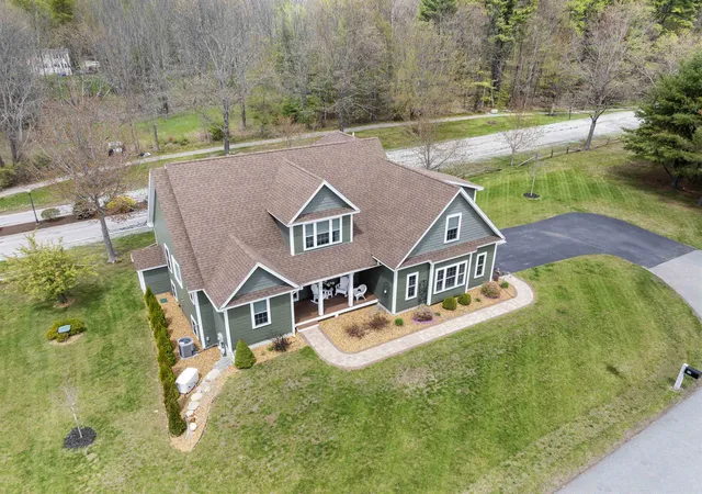 2nd image of 22 Darwin Pl, Laconia, NH 03246 | MLS# 5089003