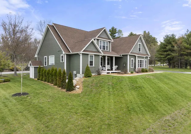 Photo 3 of Single family home for sale at 22 Darwin Pl, Laconia, NH 03246 | MLS# 5089003 | Listing updated on 2026-09-09