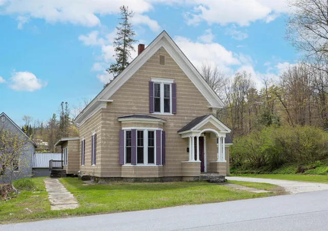 4th image of 44 Elm St, Lancaster, NH 03854 | MLS# 5089106
